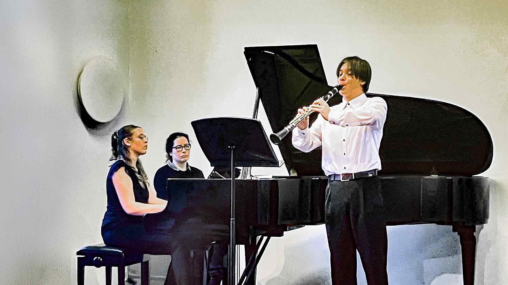 &raquo;Jugend musiziert&laquo;: zwei erste Preise in Essen –  Schülerinnen und Schüler der Johannes Brahms Musikschule Detmold beim Landeswettbewerb erfolgreich