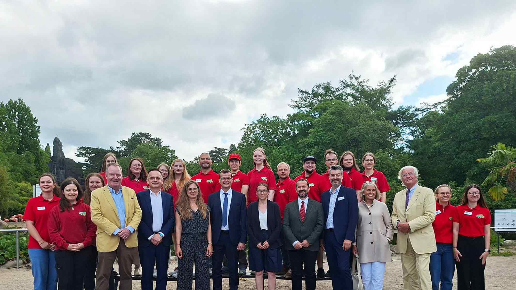 Von kleiner Tasche zum festen Bestandteil des Tierparks – LI Zooschule bei Hagenbeck feiert 40 jähriges Jubiläum Von kleiner Tasche zum festen Bestandteil des Tierparks – LI Zooschule bei Hagenbeck feiert 40 jähriges Jubiläum