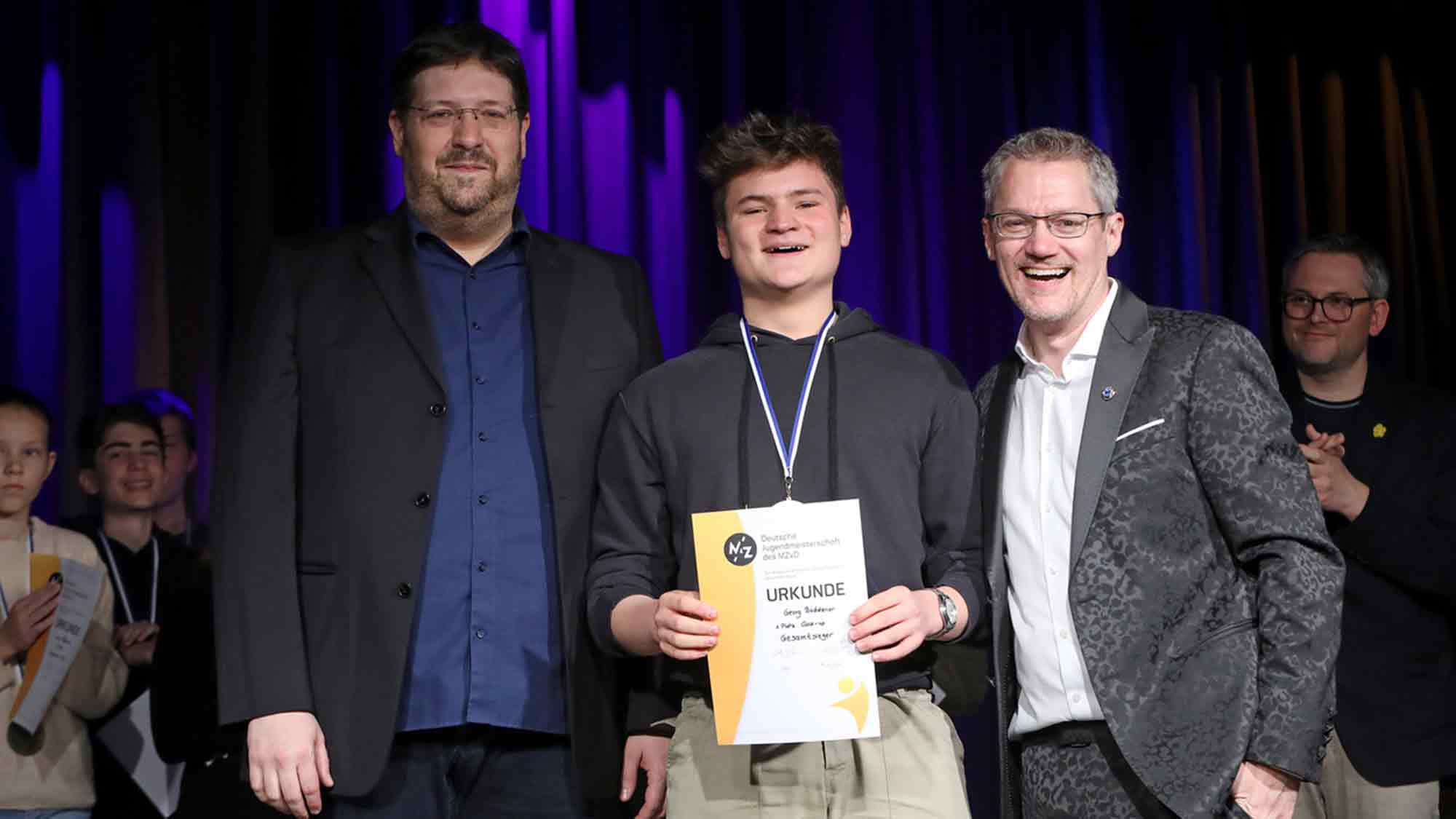 Magischer Zirkel von Deutschland (MZVD): Georg Böddener (16 Jahre) aus Leipzig ist Deutscher Jugendmeister im Zaubern 2025 Magischer Zirkel von Deutschland (MZVD): Georg Böddener (16 Jahre) aus Leipzig ist Deutscher Jugendmeister im Zaubern 2025