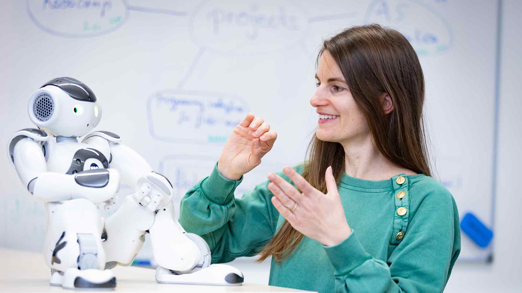 Großer Erfolg für Paderborner und Bielefelder Forschung zu Sozialer Künstlicher Intelligenz Großer Erfolg für Paderborner und Bielefelder Forschung zu Sozialer Künstlicher Intelligenz