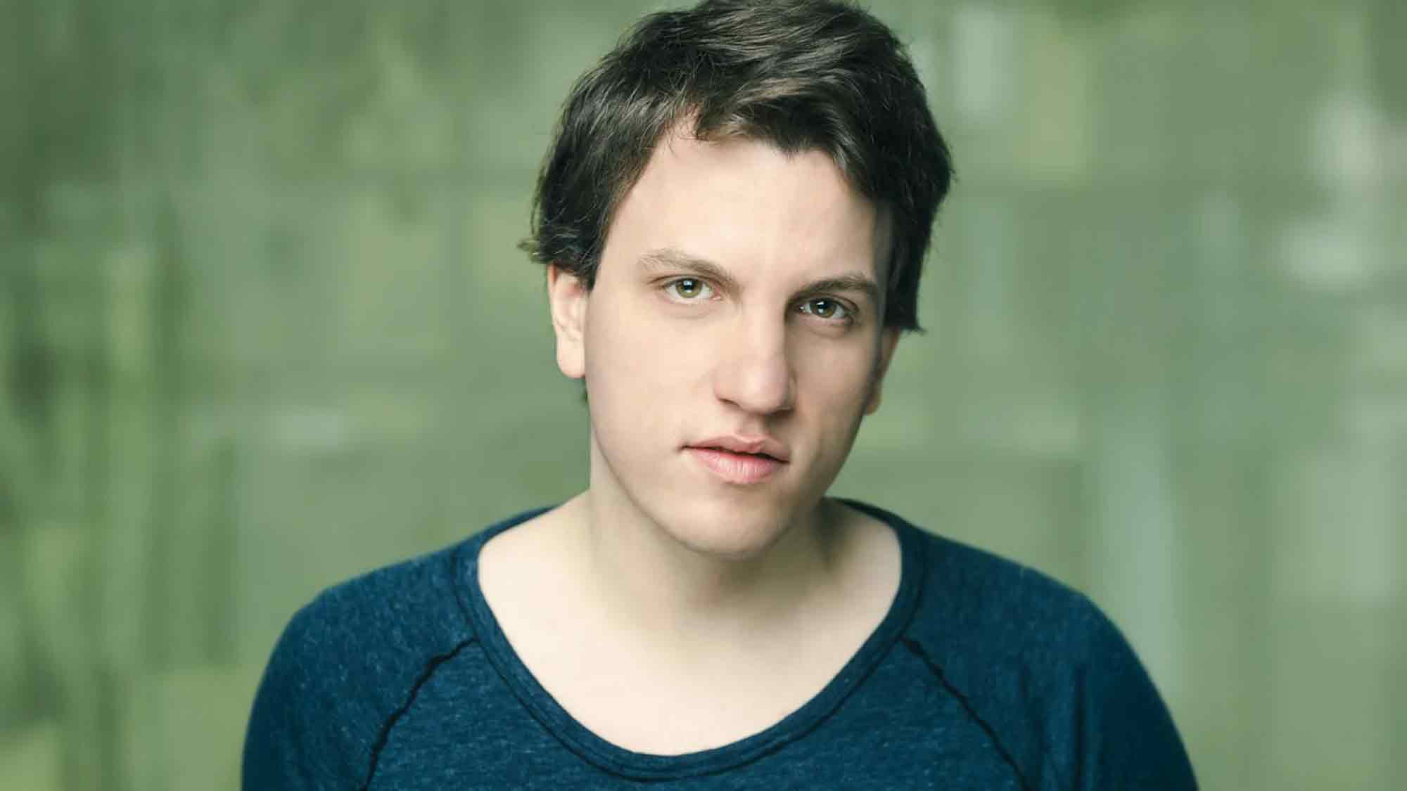 Musizieren statt nur Zuhören: Sebastian Müller veröffentlicht flexible Notenreihe für das Weihnachtsfest Musizieren statt nur Zuhören: Sebastian Müller veröffentlicht flexible Notenreihe für das Weihnachtsfest