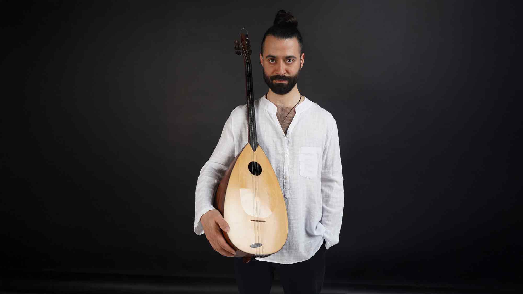 Anatolische Live Musik gepaart mit Jazz, Klassik und Elektronik auf der Wohnzimmer Bühne im »Marta Hoch 2«, 17. Dezember 2025 Anatolische Live Musik gepaart mit Jazz, Klassik und Elektronik auf der Wohnzimmer Bühne im »Marta Hoch 2«, 17. Dezember 2025