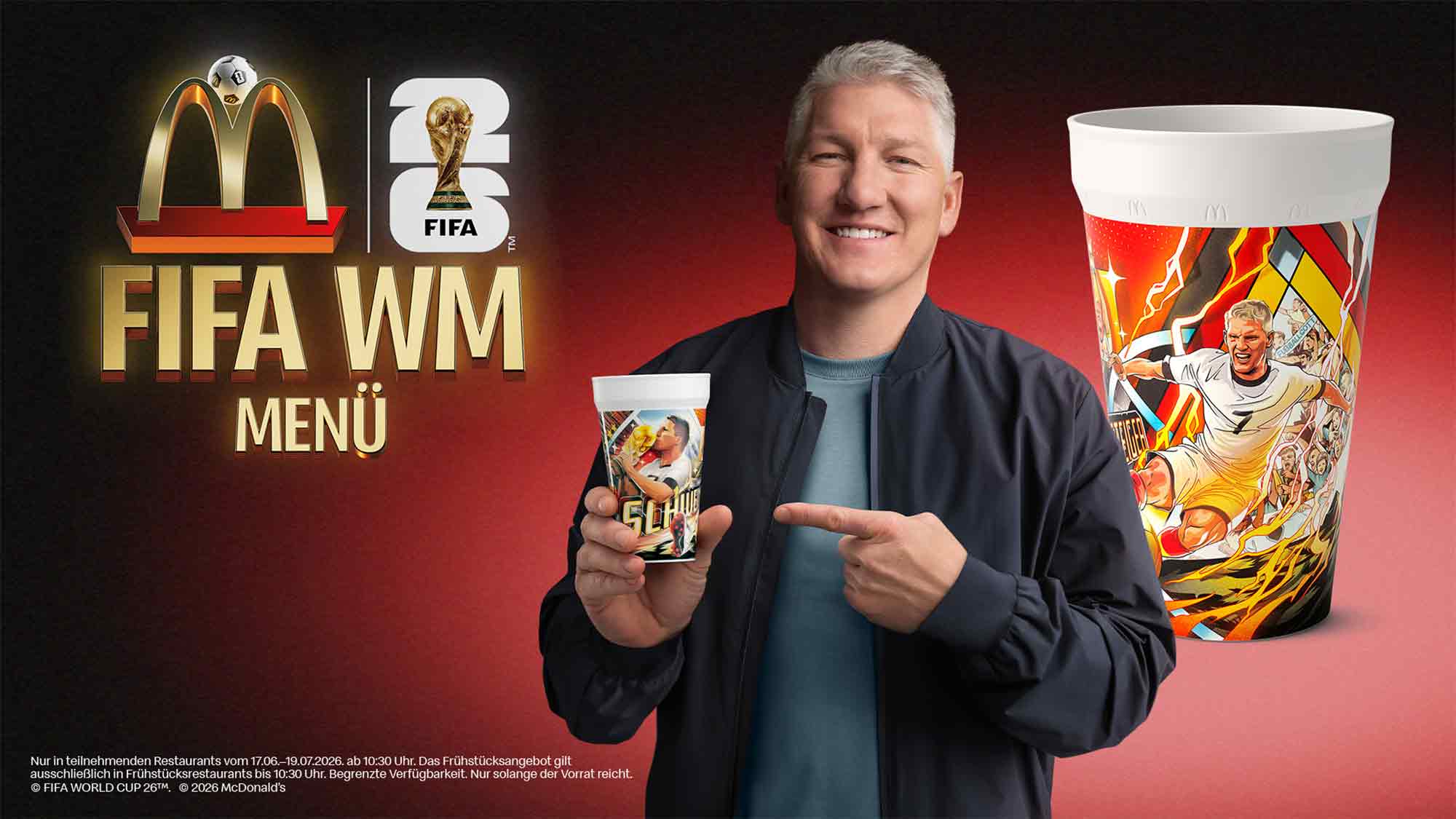 Bastian Schweinsteiger betritt das Spielfeld: exklusiver Sammelbecher des Weltmeisters nur bei McDonald’s Deutschland Bastian Schweinsteiger betritt das Spielfeld: exklusiver Sammelbecher des Weltmeisters nur bei McDonald’s Deutschland