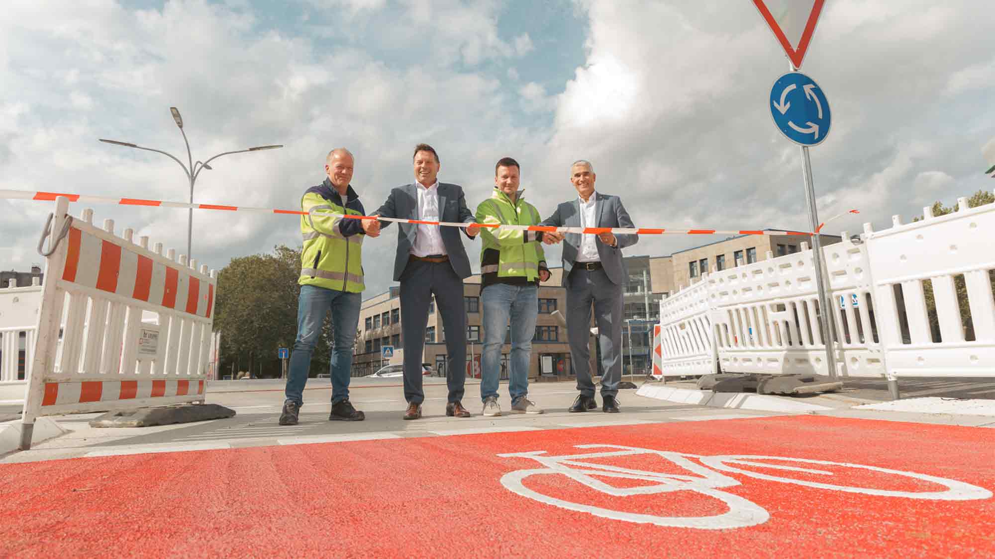 Kreisverkehr an der Elisabethstraße fertig – Stadt Detmold stellt dritte Straßenbaustelle in Folge pünktlich fertig