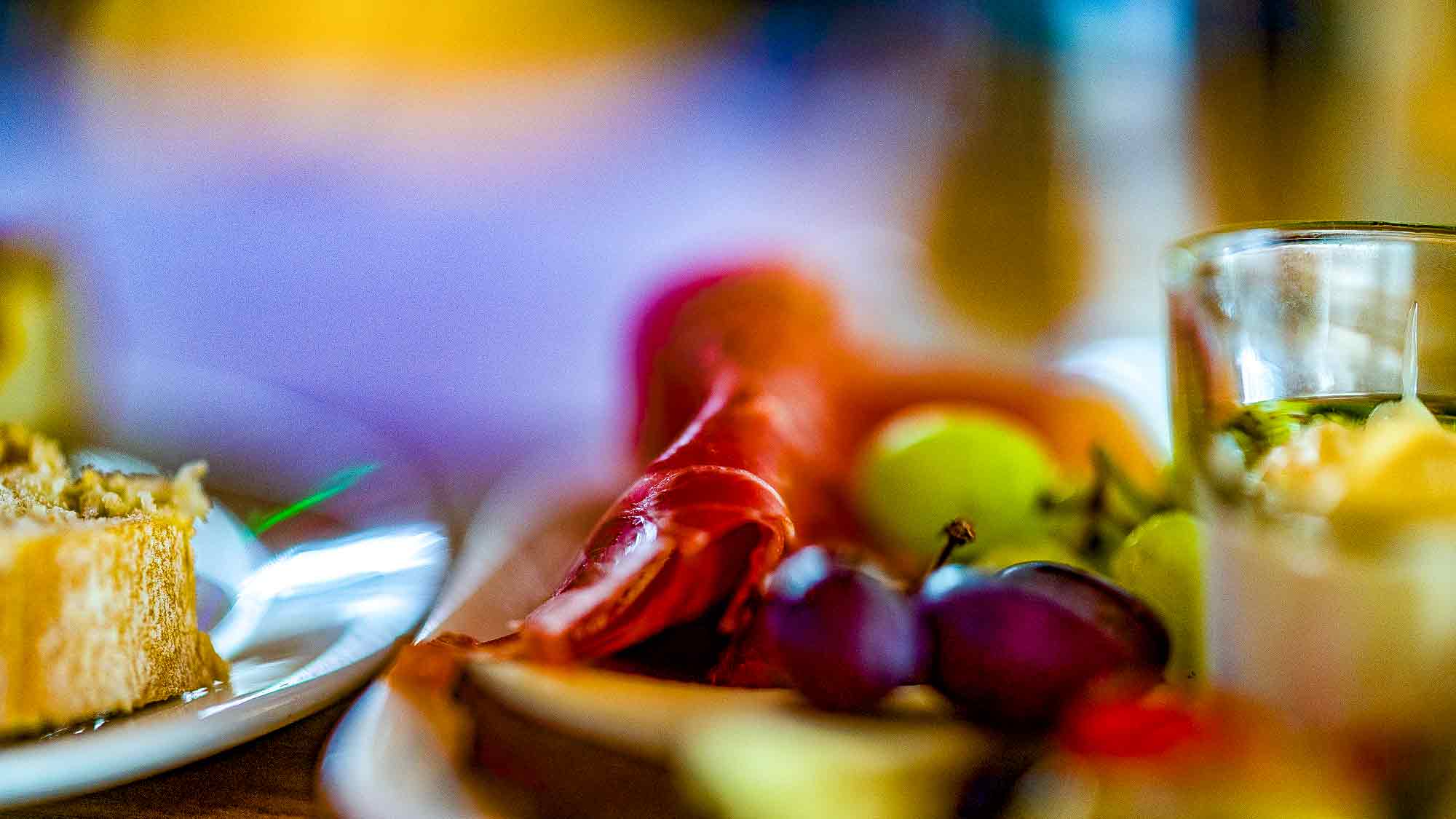 NOW Commons: Mediterraner Teller, Eiscafé Pink Pinguin, Dreiecksplatz Gütersloh …
