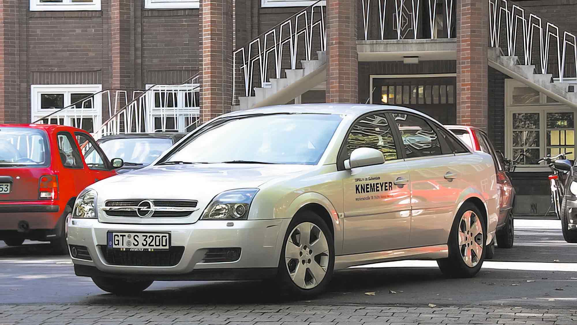 KWS History: Stadtgeschichte Gütersloh – der neue Opel Vectra GTS (2002)