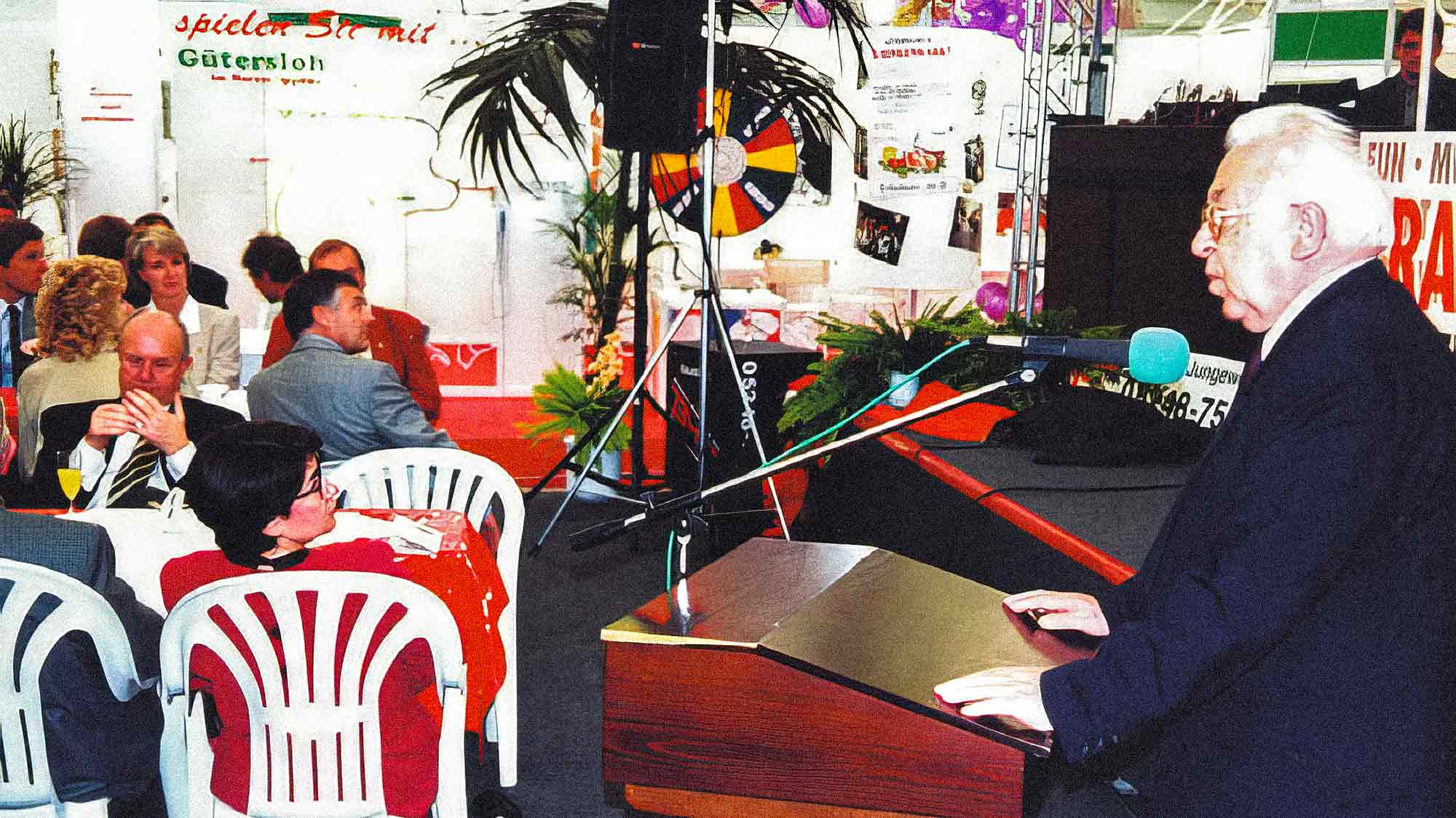 NOW Commons: Rolf Bennewitz eröffnet die Michaeliswoche Gütersloh und GÜWA 1995