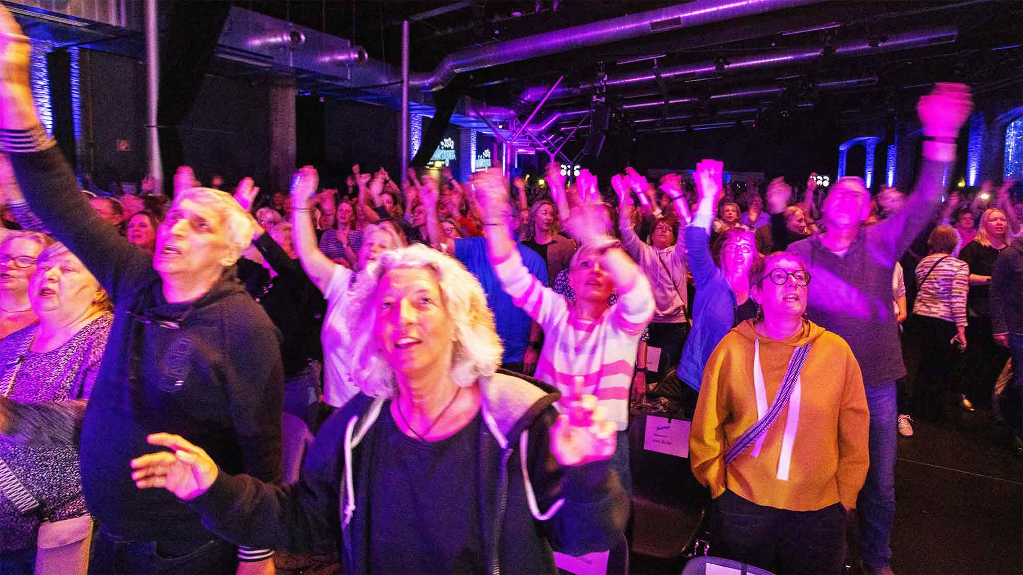  aZwei Musiker, Hunderte Stimmen – das »Rudelsingen« kommt zum zweiten Mal nach Gütersloh, 15. Oktober 2026