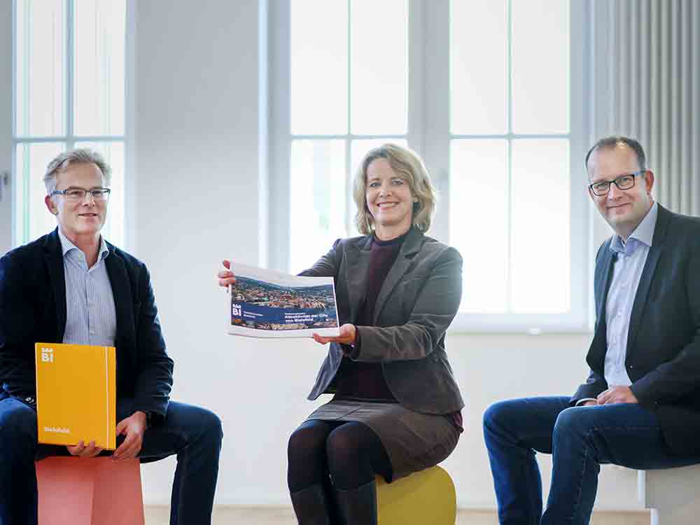 72 Prozent Zufriedenheit mit der City, repräsentative, regionale Umfrage zur Attraktivität der Bielefelder City liegt vor – Fazit: Das Glas ist halb voll 72 Prozent Zufriedenheit mit der City, repräsentative, regionale Umfrage zur Attraktivität der Bielefelder City liegt vor – Fazit: Das Glas ist halb voll