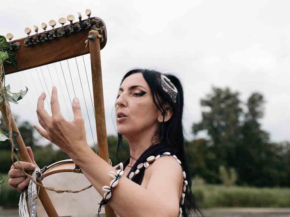 Indigener Aktivismus, Wissenschaft und Kunst, Filmgespräch mit Joulia Strauss im LWL-Museum für Kunst und Kultur