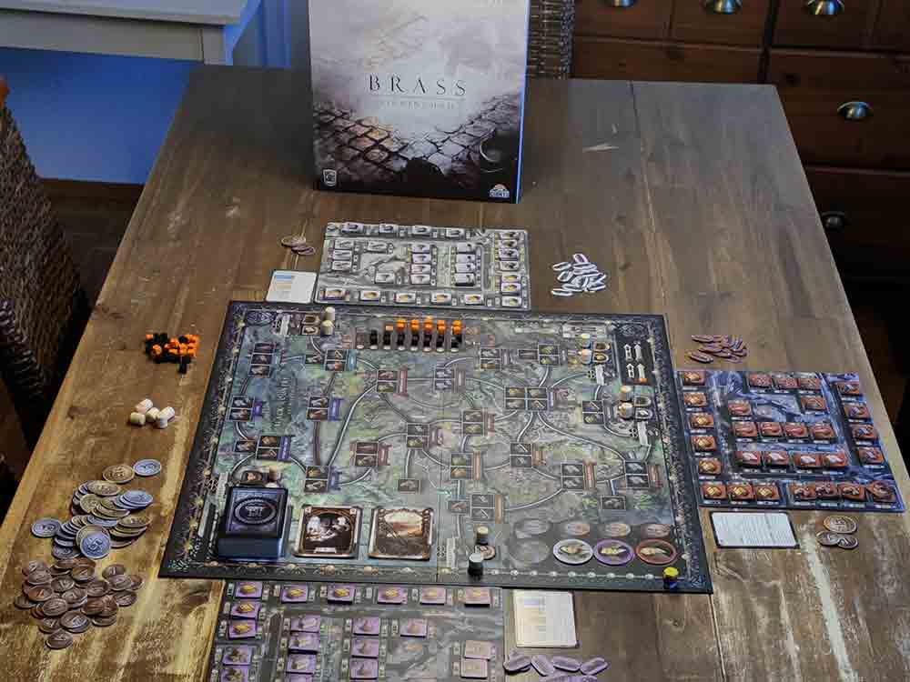 In unregelmäßigen Abständen stellt Hartmus Brand in Gütsel Brettspiele vor, die in seinen Spielegruppen besonders gut ankommen. In unregelmäßigen Abständen stellt Hartmus Brand in Gütsel Brettspiele vor, die in seinen Spielegruppen besonders gut ankommen.