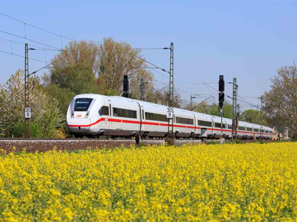 Jubiläum, 30 Jahre Bahncard, Jubiläums Bahncard 25 für 30 Euro vom 1. bis zum 30. April 2022 erhältlich Jubiläum, 30 Jahre Bahncard, Jubiläums Bahncard 25 für 30 Euro vom 1. bis zum 30. April 2022 erhältlich