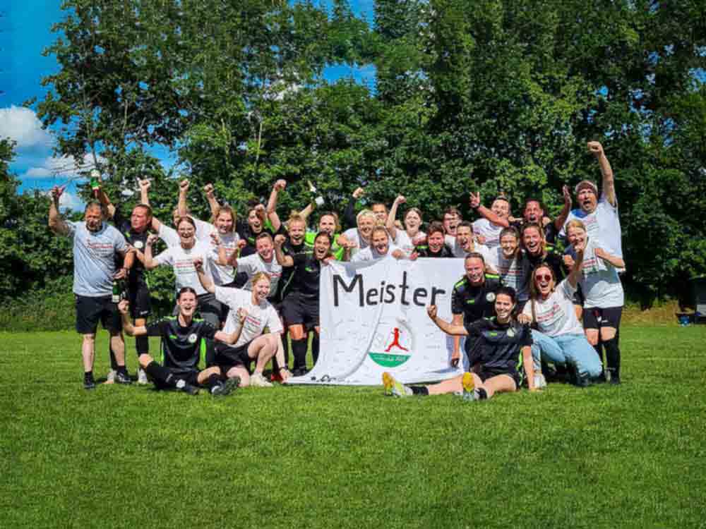 Gütersloh, Fußball, FSV Gütersloh II gewinnt die Westfalenliga 2021/2022 und sichert sich den Aufstieg