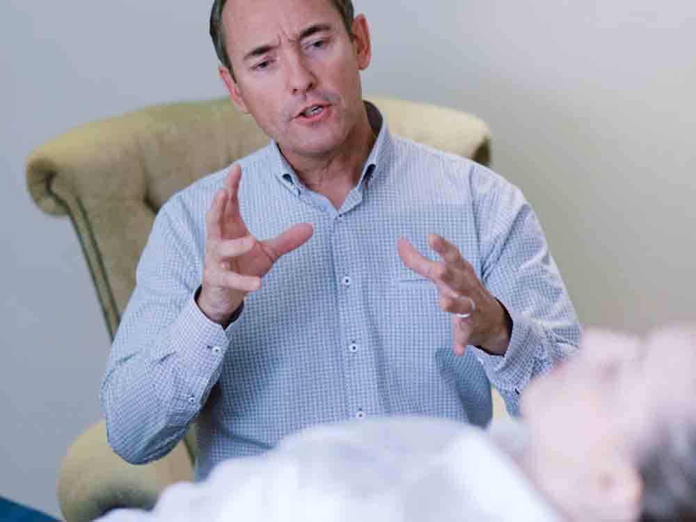 Psychotherapeuten, klares Nein zur Patientenbefragung, Ja zum Beibehalten des Gutachterachterverfahrens Psychotherapeuten, klares Nein zur Patientenbefragung, Ja zum Beibehalten des Gutachterachterverfahrens
