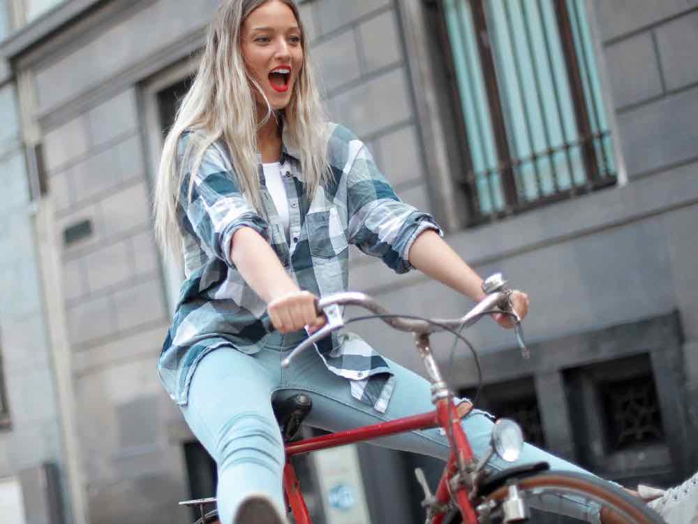 Gütersloh, NRW Umweltminister und Verkehrsminister Krischer verleiht Gütersloh das Prädikat fußgängerfreundliche und fahrradfreundliche Stadt Gütersloh, NRW Umweltminister und Verkehrsminister Krischer verleiht Gütersloh das Prädikat fußgängerfreundliche und fahrradfreundliche Stadt