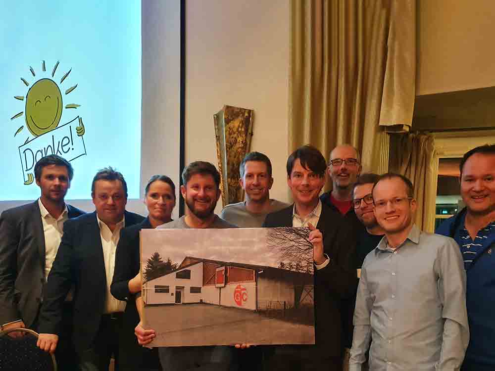 Tennis Gütersloh, größte Investition der Vereinsgeschichte, Tennisclub Rot Weiß startet Saison in neuer Halle
