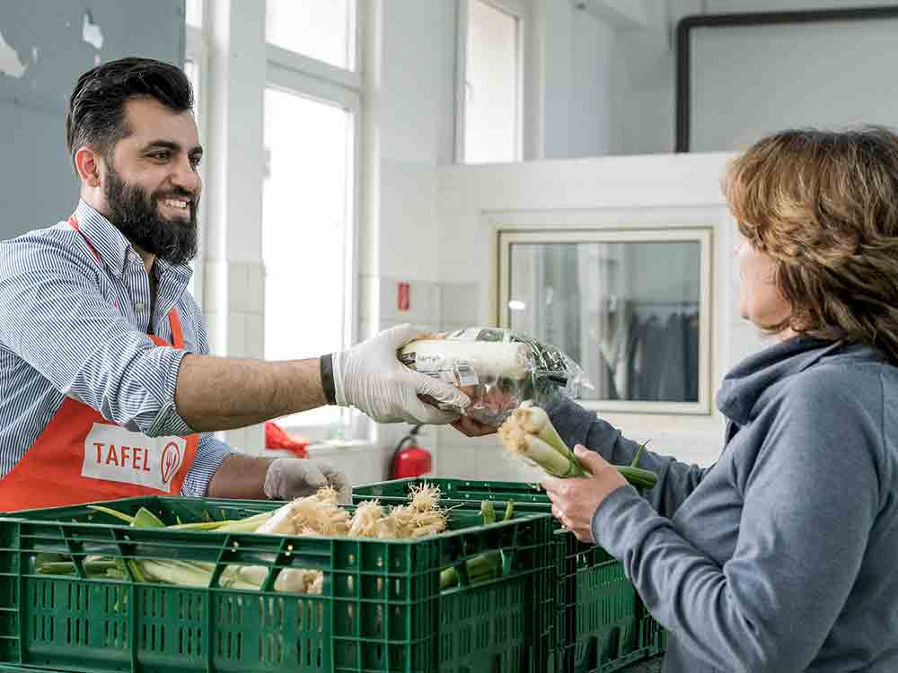 Anzeige: Gütersloh, Weihnachtsaktion 2022 der Volksbank zugunsten bedürftiger Familien, kreativ werden und gleichzeitig Gutes tun Anzeige: Gütersloh, Weihnachtsaktion 2022 der Volksbank zugunsten bedürftiger Familien, kreativ werden und gleichzeitig Gutes tun