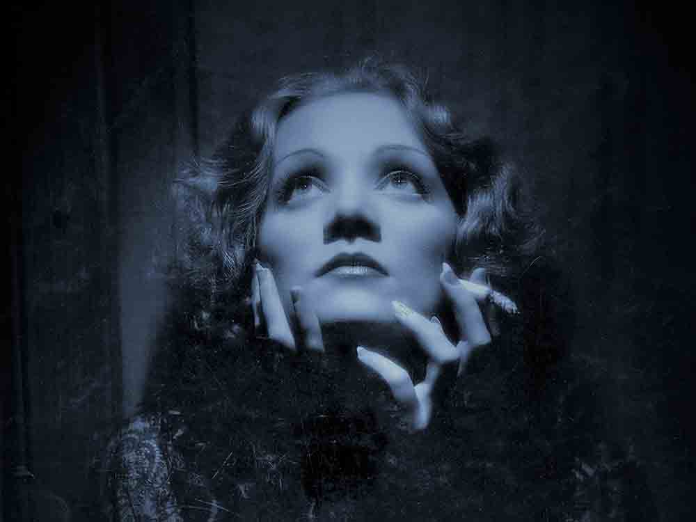 Verl, Patricia Prawit mit Lese Konzert Nachtgedanken bei den Literaturtagen, Marlene Dietrich Abend, 11. November 2022 Verl, Patricia Prawit mit Lese Konzert Nachtgedanken bei den Literaturtagen, Marlene Dietrich Abend, 11. November 2022