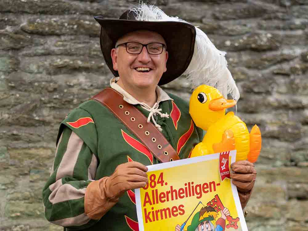 Soest, Jägerken schafft Verbindung, Wallfahrts Seelsorger Markus Ende schlüpft für ein Jahr ins Wams des Jägerkens von Soest