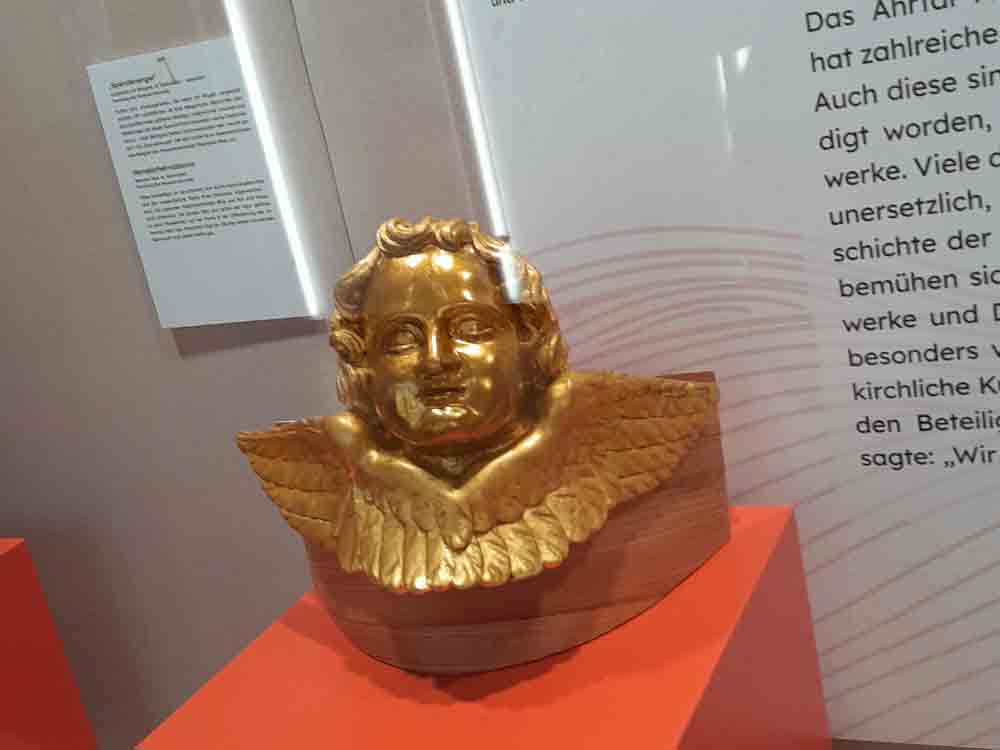 Bad Salzuflen, Engel der Zuversicht, Sonderausstellung, Wandelhalle, Weinprobe mit der Deutschen Weinprinzessin, 4. November 2022 Bad Salzuflen, Engel der Zuversicht, Sonderausstellung, Wandelhalle, Weinprobe mit der Deutschen Weinprinzessin, 4. November 2022