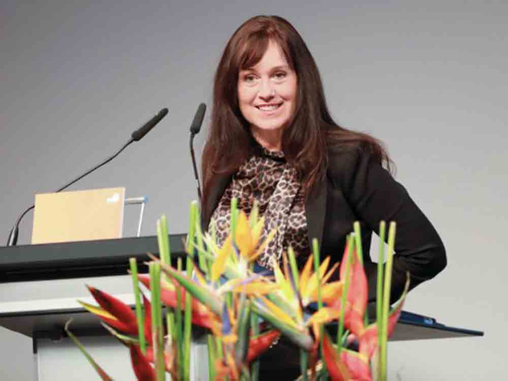 Veränderungen begrüßen, Chancen umarmen, Smic! 11. Nürnberger Unternehmer Kongress am 23. Januar 2023, Sabine Michel Veränderungen begrüßen, Chancen umarmen, Smic! 11. Nürnberger Unternehmer Kongress am 23. Januar 2023, Sabine Michel
