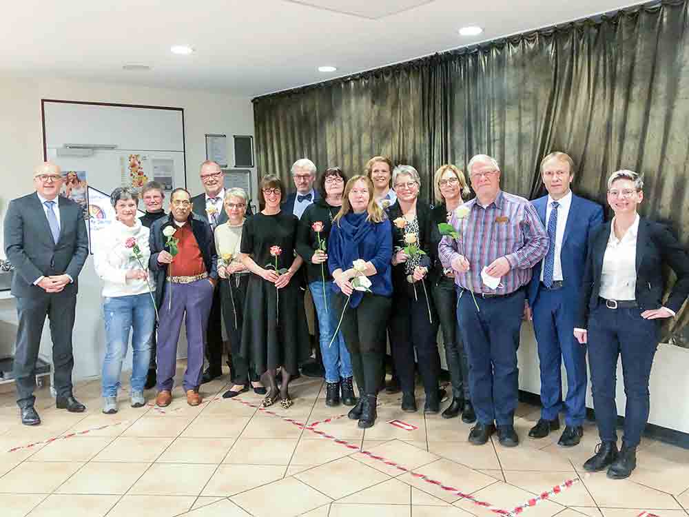 Gütersloh, 1.440 Jahre Liebe zum Beruf,
Sankt Elisabeth Hospital ehrt langjährige Mitarbeiter beim Patronatsfest 2022 Gütersloh, 1.440 Jahre Liebe zum Beruf,
Sankt Elisabeth Hospital ehrt langjährige Mitarbeiter beim Patronatsfest 2022