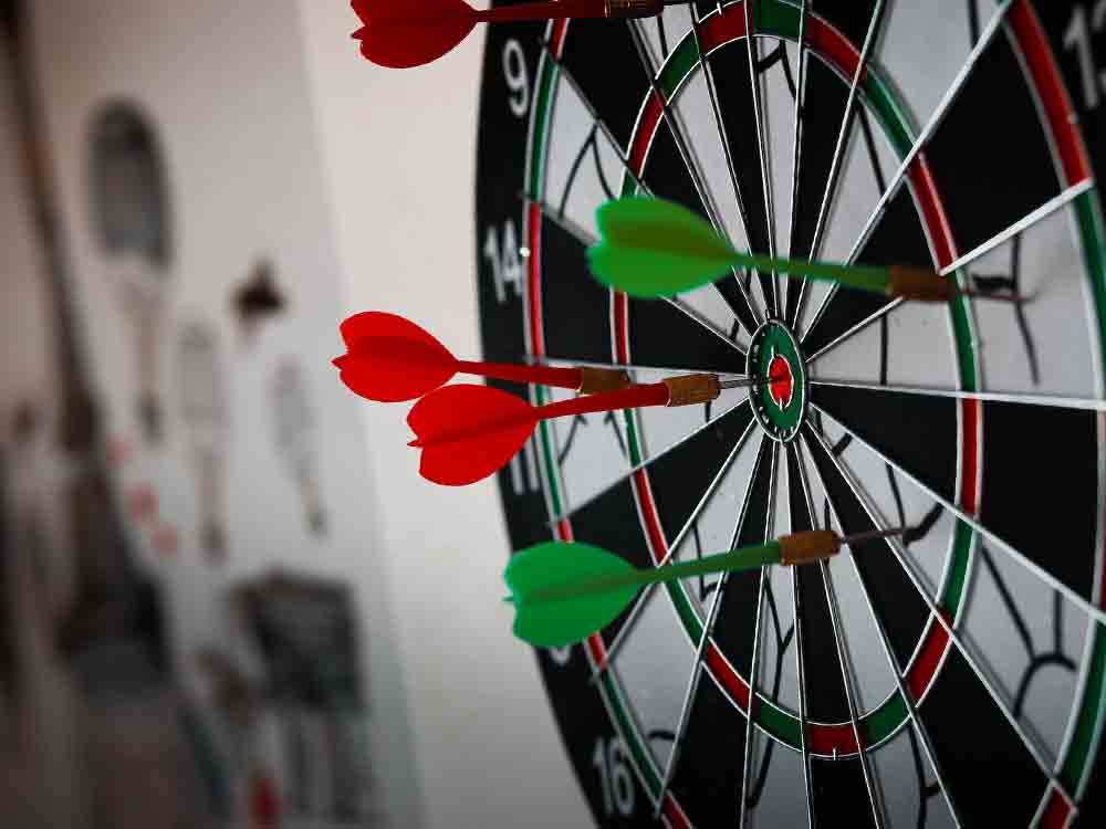 Stark! Die Promi Darts WM begeistert 5,75 Millionen Zuschauer auf Pro Sieben, Michael van Gerwen und Kevin Großkreutz sind Weltmeister