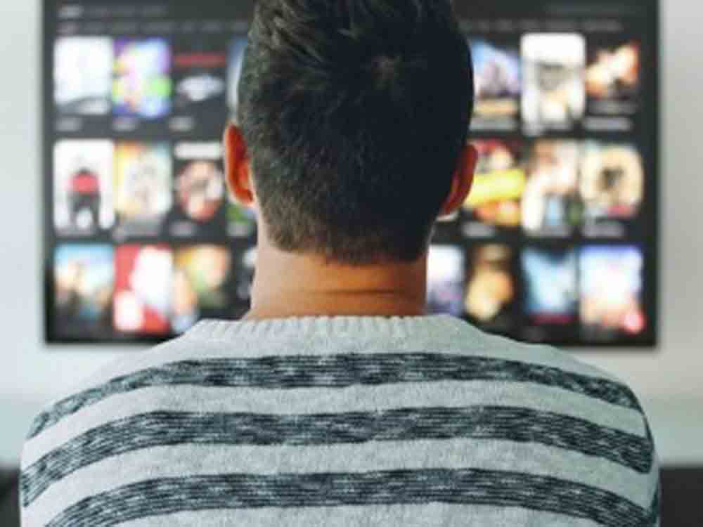 Fernsehen kann Fremdenhass reduzieren, Wissenschaftler aus Trier und Bremen haben Konsum von West TV in der DDR untersucht Fernsehen kann Fremdenhass reduzieren, Wissenschaftler aus Trier und Bremen haben Konsum von West TV in der DDR untersucht