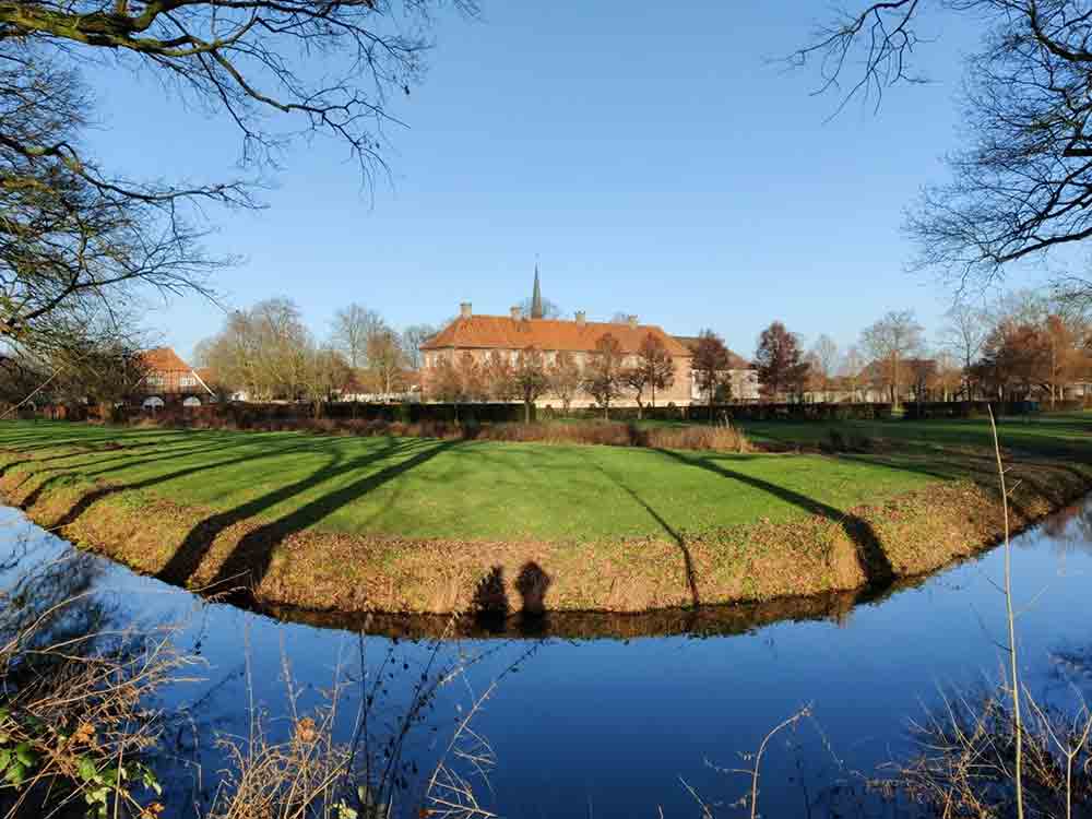 Erste Sonntagsführung nach Winterpause, von Kerkherren und Kaufleuten – ein Rundgang in Clarholz, 2. April 2023