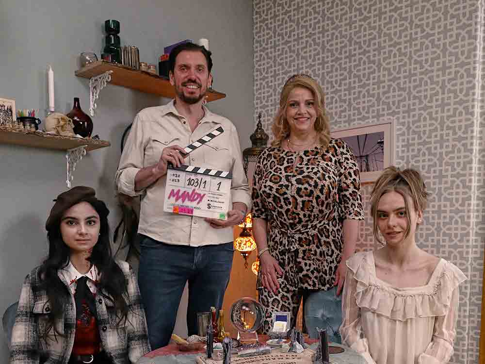 Prime Video kündigt Horror Comedyserie »Mandy und die Mächte des Bösen an«, die Dreharbeiten haben in Wien begonnen Prime Video kündigt Horror Comedyserie »Mandy und die Mächte des Bösen an«, die Dreharbeiten haben in Wien begonnen