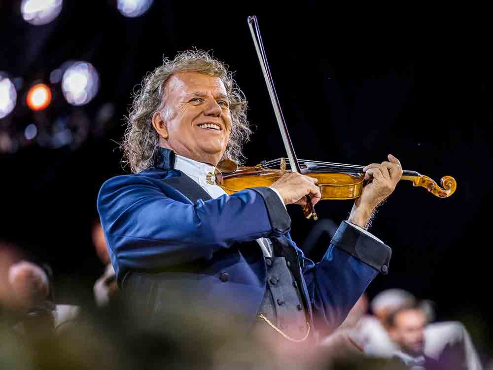 André Rieu, »Maastricht Konzert 2023: Love is All Around«, in 300 Kinos auf der großen Leinwand in Deutschland und Österreich