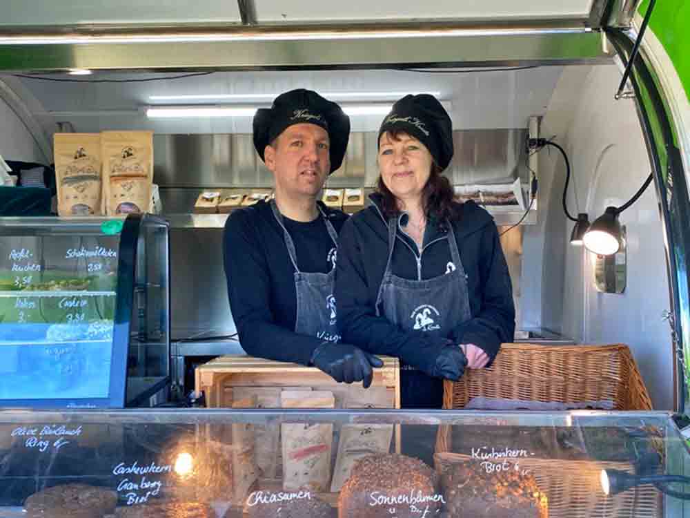 Mit glutenfreien Backwaren unterwegs in OWL, »Kriegels Kruste« tourt mit 2 Verkaufswagen von Markt zu Markt und betreibt einen Onlineshop Mit glutenfreien Backwaren unterwegs in OWL, »Kriegels Kruste« tourt mit 2 Verkaufswagen von Markt zu Markt und betreibt einen Onlineshop