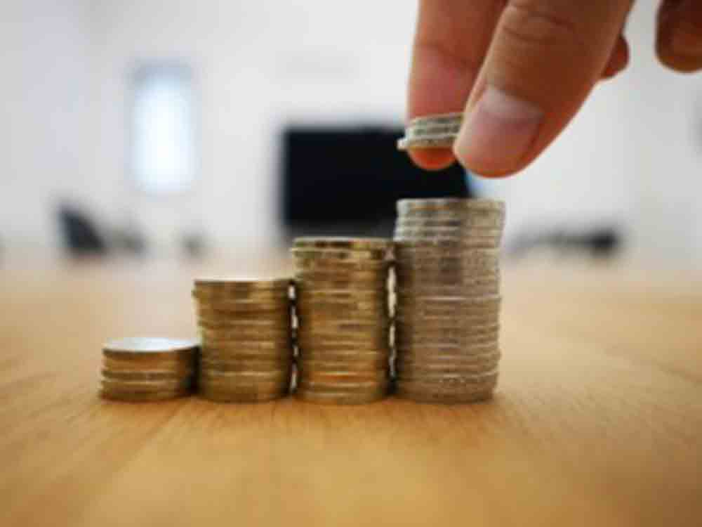Trotz EZB Entscheid: Nullzinsen bei 180 Banken, Vergleichsportal Verivox hat Zinsen für Tagesgeld von 731 Banken und Sparkassen ausgewertet Trotz EZB Entscheid: Nullzinsen bei 180 Banken, Vergleichsportal Verivox hat Zinsen für Tagesgeld von 731 Banken und Sparkassen ausgewertet