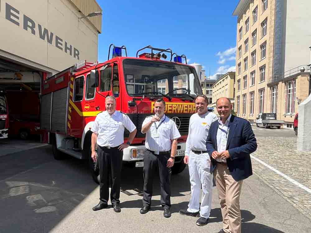 Spende für Ukraine: Löschgruppenfahrzeug von Maggi Werkfeuerwehr an Stadt Singen übergeben Spende für Ukraine: Löschgruppenfahrzeug von Maggi Werkfeuerwehr an Stadt Singen übergeben