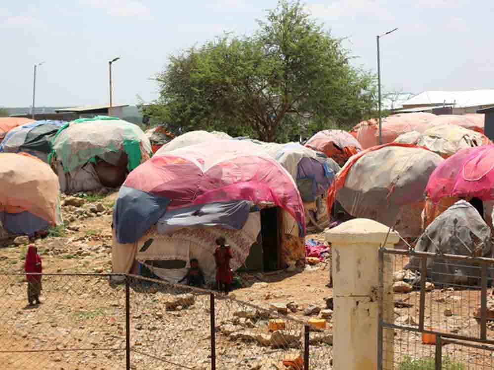 Somalia: Al Shabaab Miliz blockiert Zugang zur Stadt Baidoa, Kinder und Familien von Hilfslieferungen abgeschnitten Somalia: Al Shabaab Miliz blockiert Zugang zur Stadt Baidoa, Kinder und Familien von Hilfslieferungen abgeschnitten