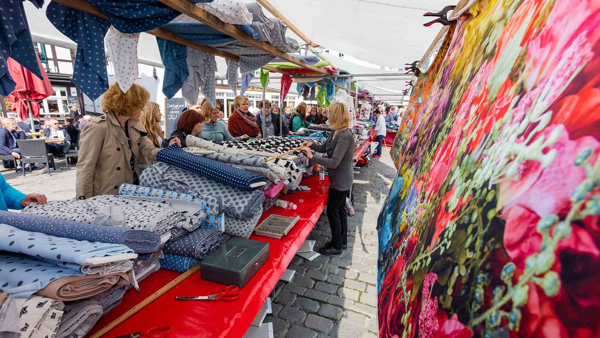 Soest: Terminhinweis für Großveranstaltungen im September 2023, Termine für Stoffmarkt und »ProBierBar« jetzt schon vormerken Soest: Terminhinweis für Großveranstaltungen im September 2023, Termine für Stoffmarkt und »ProBierBar« jetzt schon vormerken