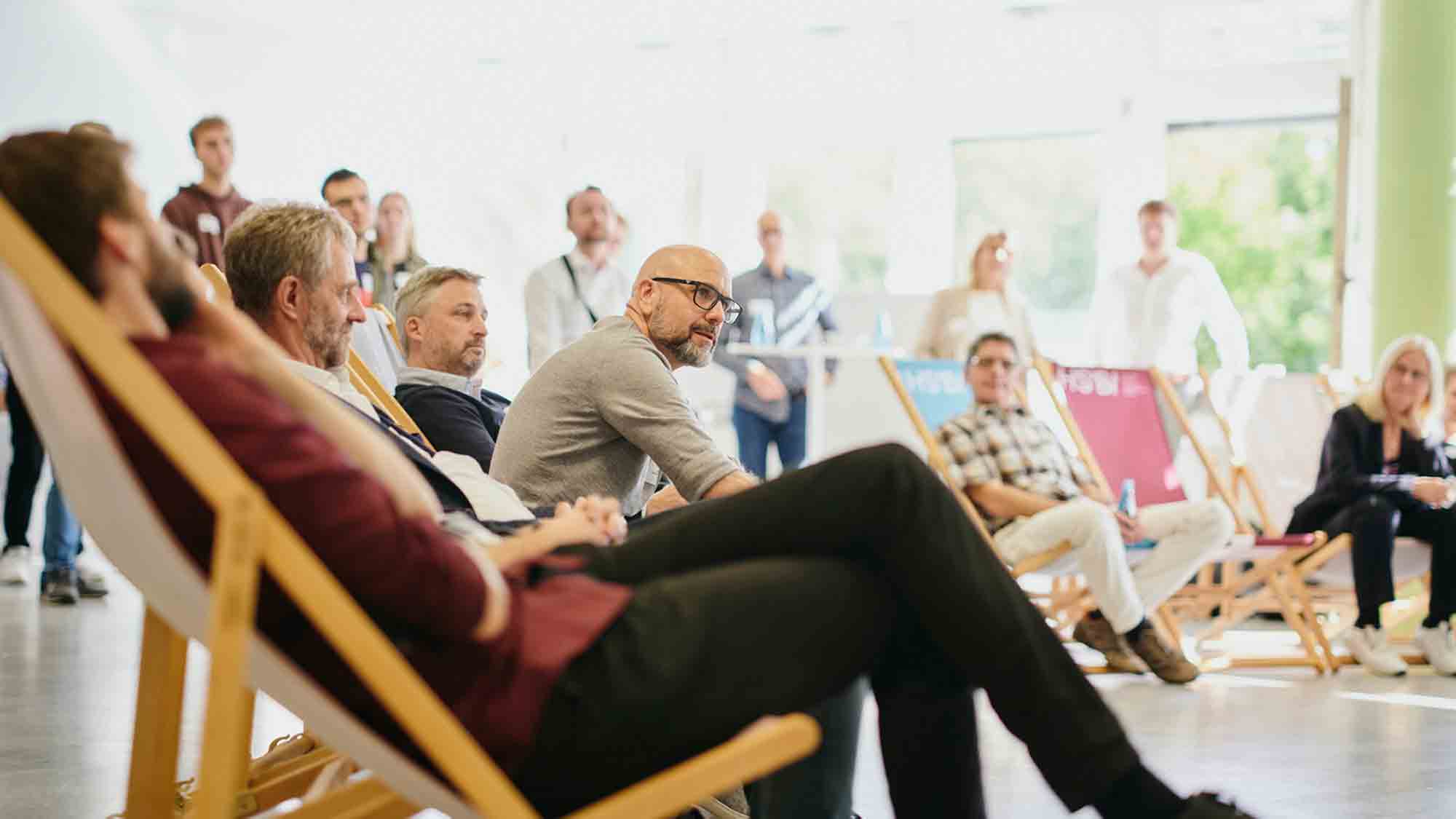 HSBI Bielefeld: neue Berufsfelder, Biokunststoffe und Kulturwandel in der Industrie, offener Austausch zu Fragen rund um Circular Design und Kunststoffe HSBI Bielefeld: neue Berufsfelder, Biokunststoffe und Kulturwandel in der Industrie, offener Austausch zu Fragen rund um Circular Design und Kunststoffe