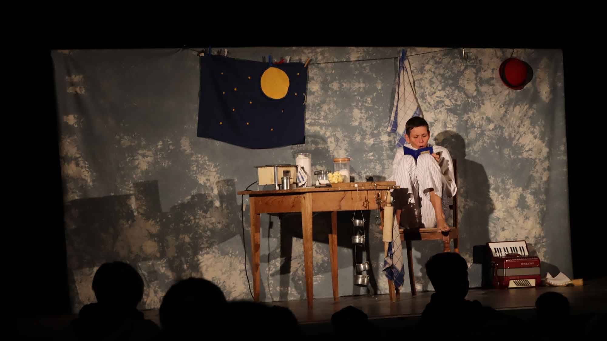 Weberei Gütersloh: Kinder Kulturprogramm im Bürgerkiez, weihnachtliches Kindertheater für geladene Kinder aus Gütersloh Weberei Gütersloh: Kinder Kulturprogramm im Bürgerkiez, weihnachtliches Kindertheater für geladene Kinder aus Gütersloh