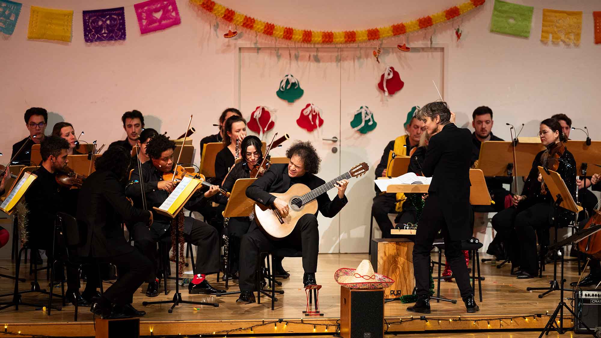 Feliz Navidad! Frohe Weihnachten mit Trio Negro und der Philharmonie Salzburg, 16. und 17. Dezember 2023 Feliz Navidad! Frohe Weihnachten mit Trio Negro und der Philharmonie Salzburg, 16. und 17. Dezember 2023