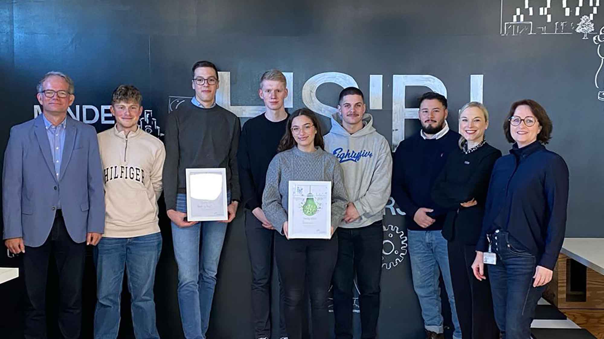 Studenten vom Campus Gütersloh der HSBI gewinnen &raquo;Susty Award&laquo; der Wirtschaftsförderung Paderborn für nachhaltige Geschäftsideen