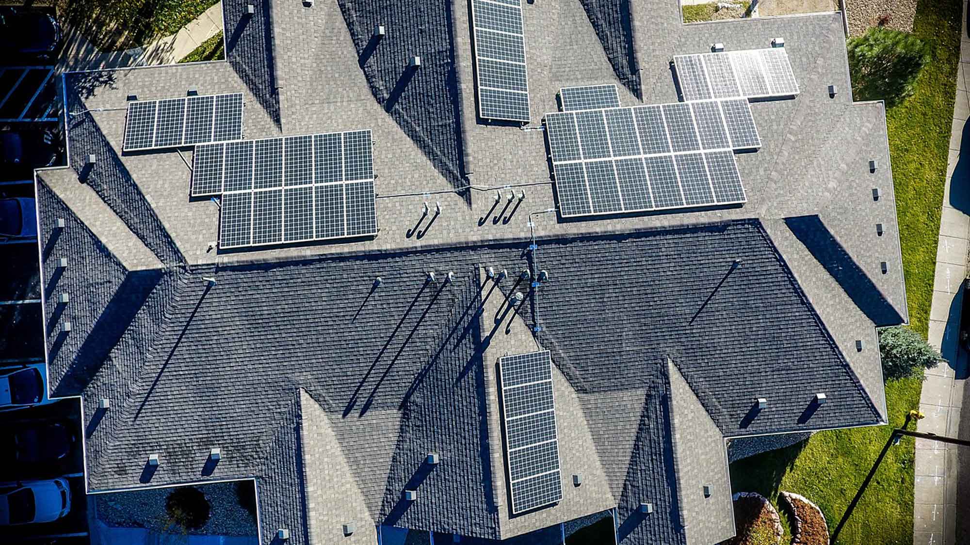 Photovoltaik in Gütersloh: Enpal Analyse – Solaranlagen mit Batteriespeicher – diese Städte und Bundesländer speichern den meisten »grünen« Strom Photovoltaik in Gütersloh: Enpal Analyse – Solaranlagen mit Batteriespeicher – diese Städte und Bundesländer speichern den meisten »grünen« Strom