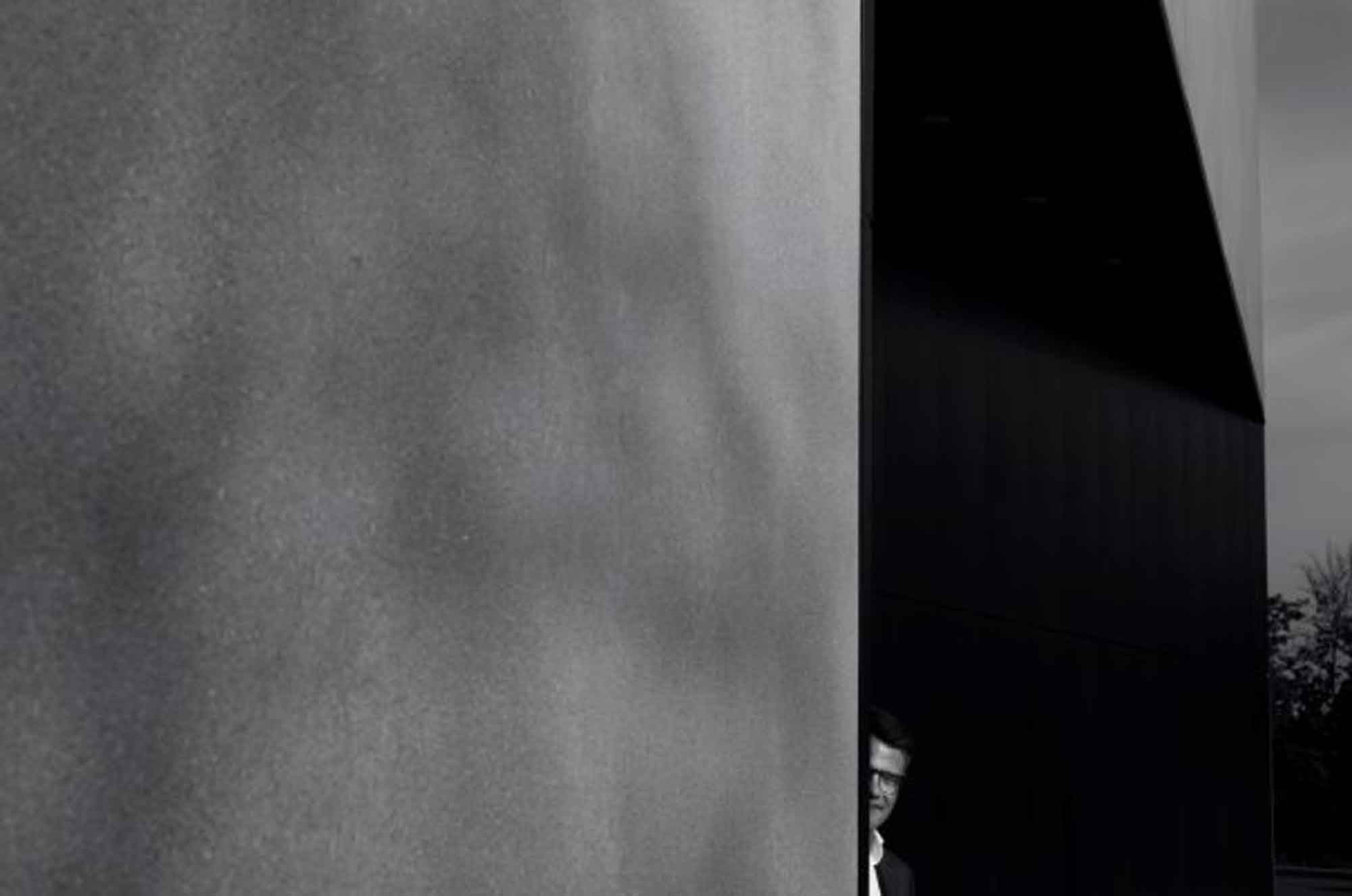 Die Leica Galerie Wetzlar präsentiert vom 2. Februar bis zum 12. Mai 2024 die Serie »Föderal« des Berliner Fotografen Götz Schleser Die Leica Galerie Wetzlar präsentiert vom 2. Februar bis zum 12. Mai 2024 die Serie »Föderal« des Berliner Fotografen Götz Schleser