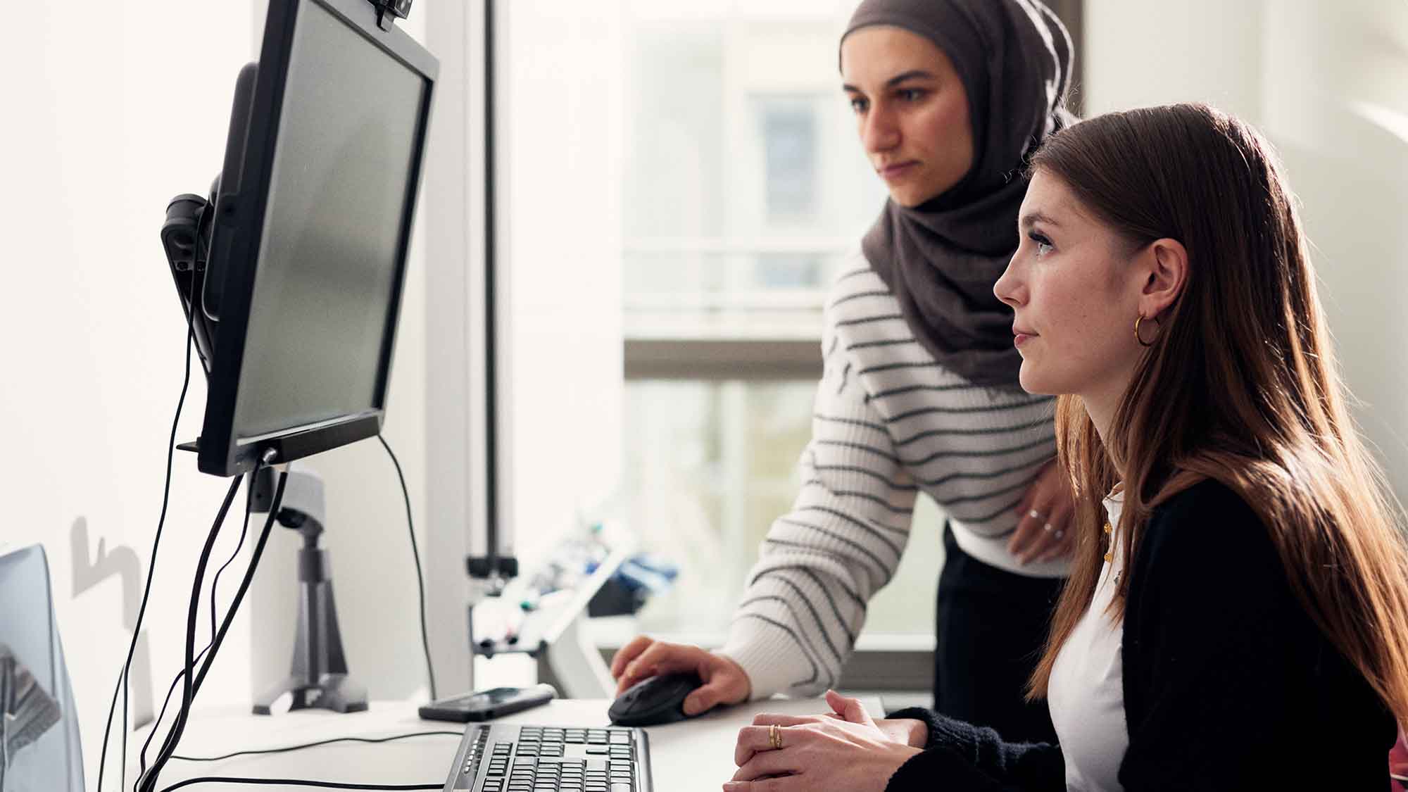 Bielefeld: Wirtschaftspsychologen der HSBI untersuchten Krisenkommunikation nach Anschlägen mit islamistischem Hintergrund Bielefeld: Wirtschaftspsychologen der HSBI untersuchten Krisenkommunikation nach Anschlägen mit islamistischem Hintergrund