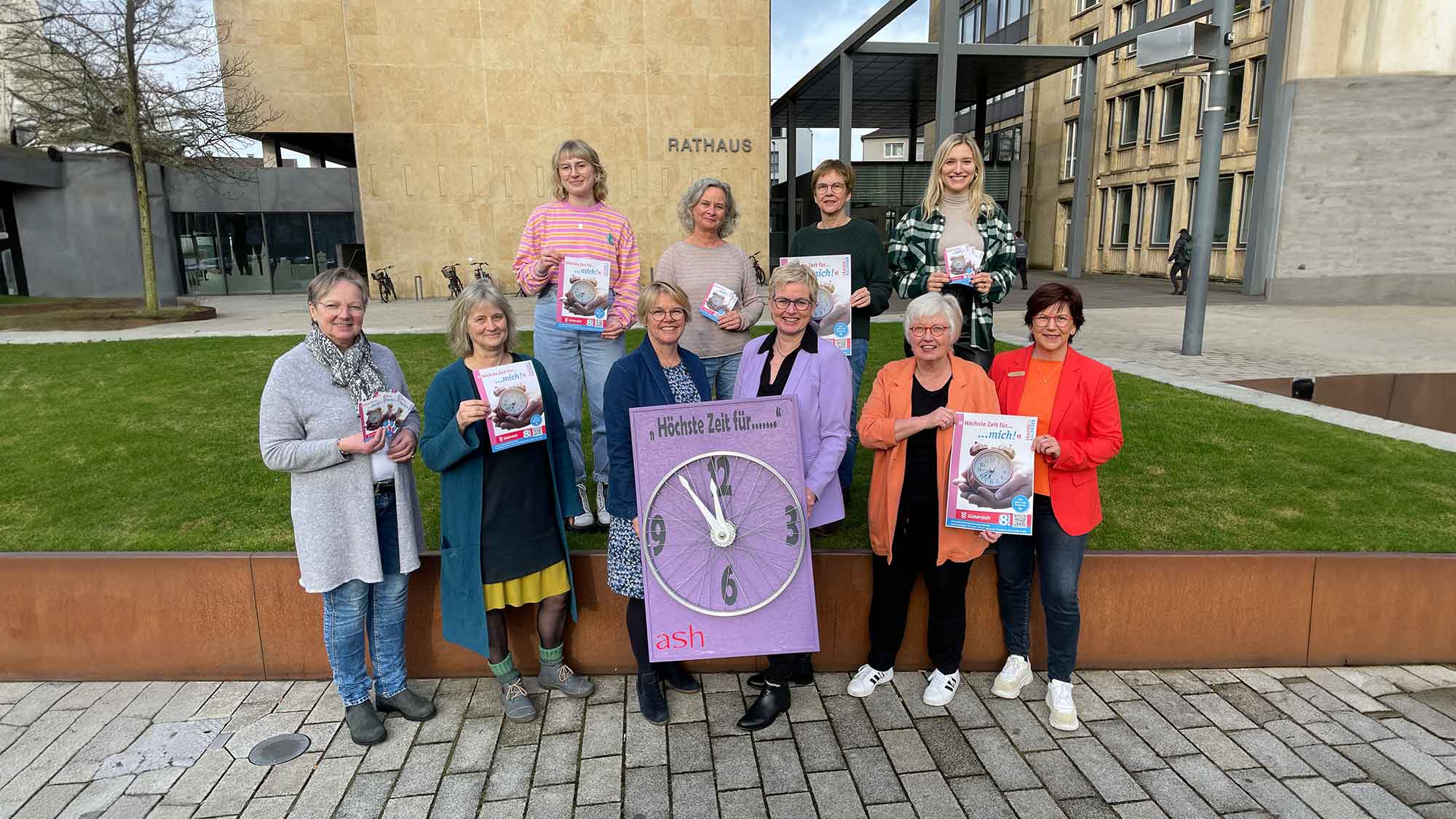 Gütersloh: Motto des Internationalen Frauentags: »Höchste Zeit für … mich!«, 8. März 2024 Gütersloh: Motto des Internationalen Frauentags: »Höchste Zeit für … mich!«, 8. März 2024