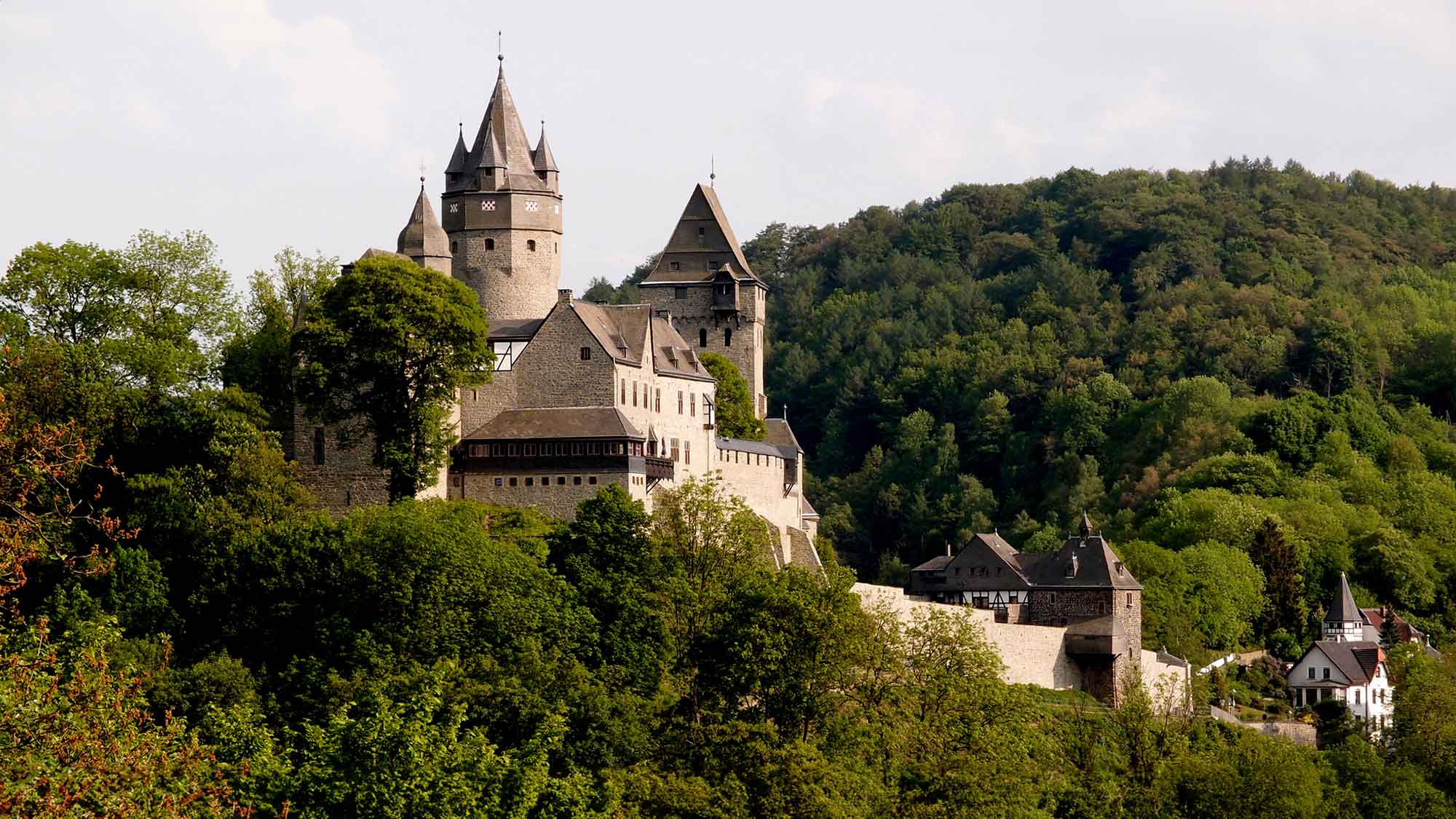 Osterausflug zur Burg Altena: Die Museen des Märkischen Kreises locken am Karfreitag 2024 mit freiem Eintritt