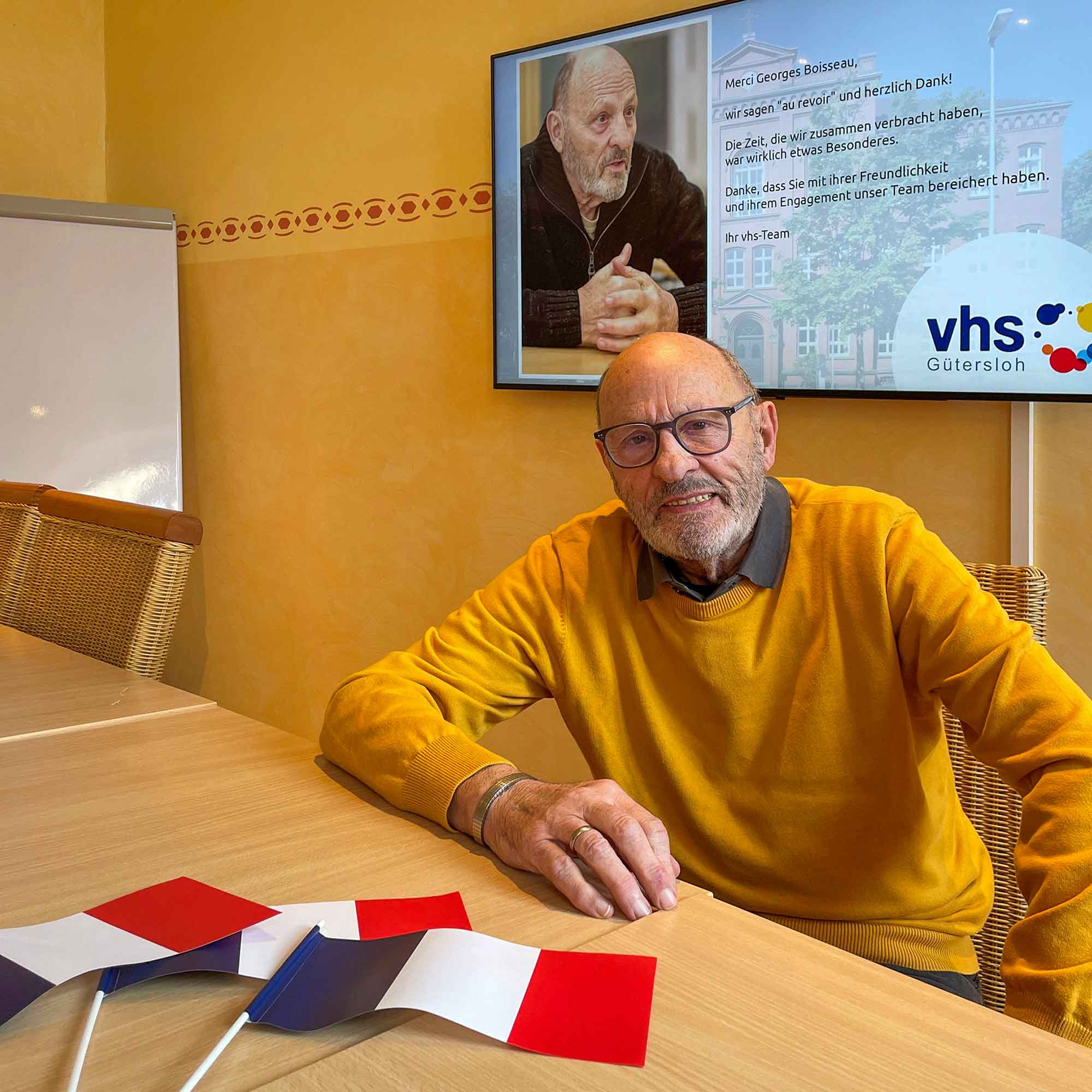 Volkshochschule Gütersloh: &raquo;Au revoir&laquo; heißt &raquo;Auf Wiedersehen&laquo;: Merci, Monsieur Boisseau!