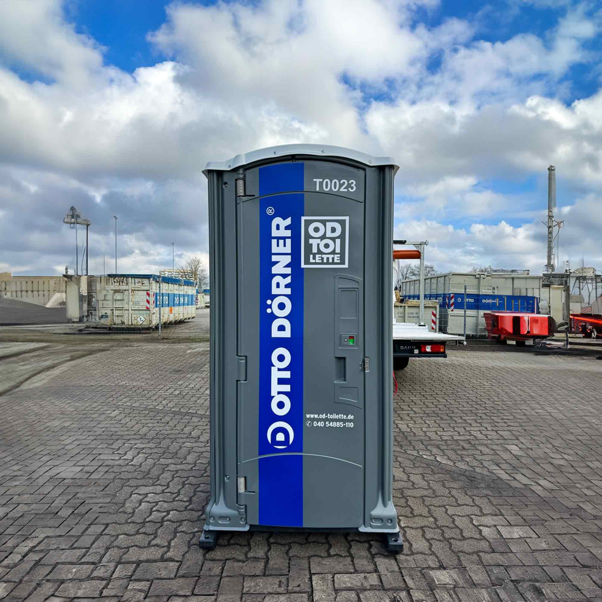 Toiletten für Toleranz: Rostock Fans nutzen OD Toiletten von Otto Dörner und helfen durch jede unbeschädigte Toilette dem Nachwuchs von F. C. Hansa Rostock