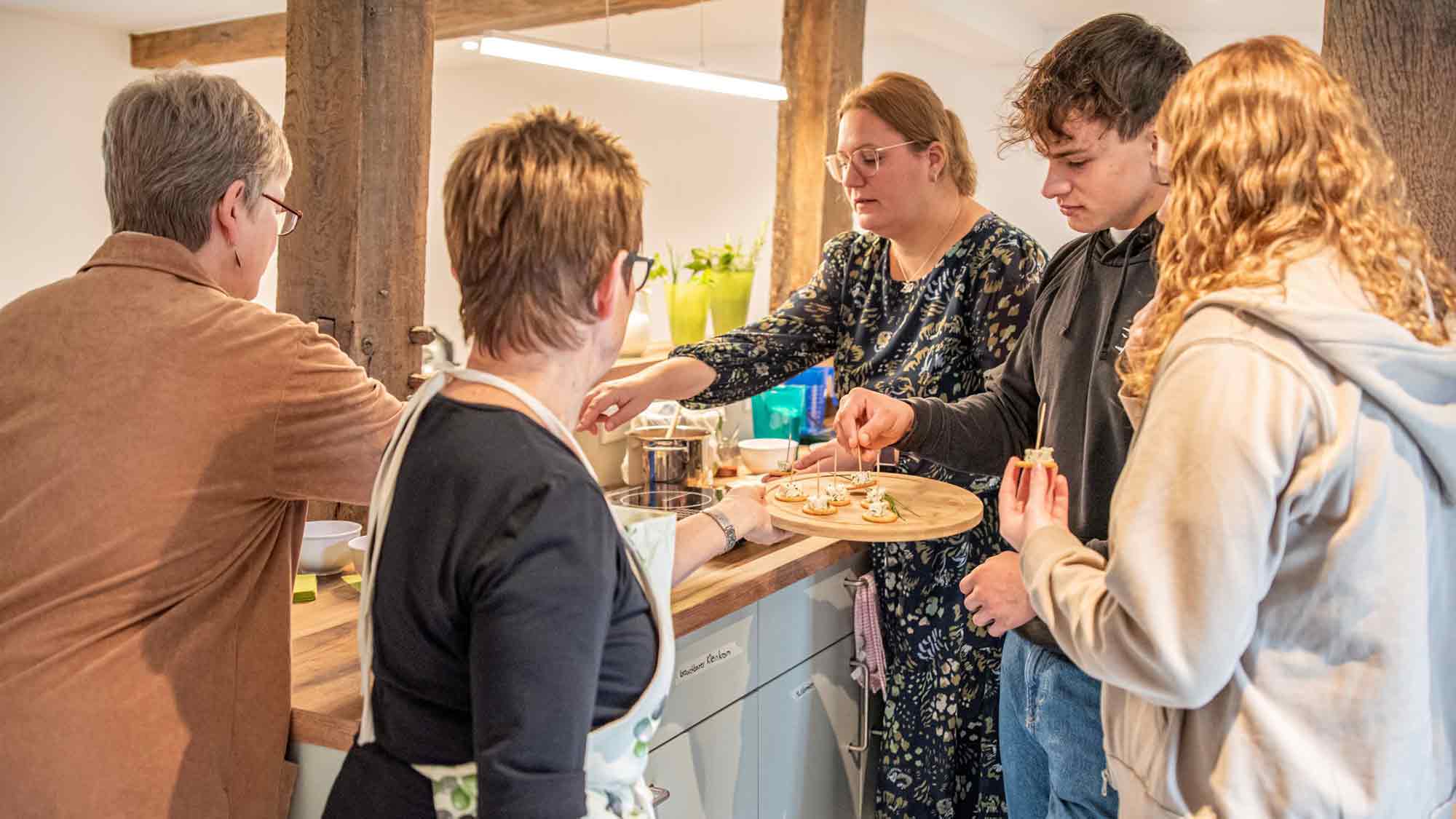 Bad Sassendorf: Gesund Kochen in allen Lebenslagen, Ernährungsworkshop am 15. Mai 2024 im historischen Speicher auf Hof Haulle
