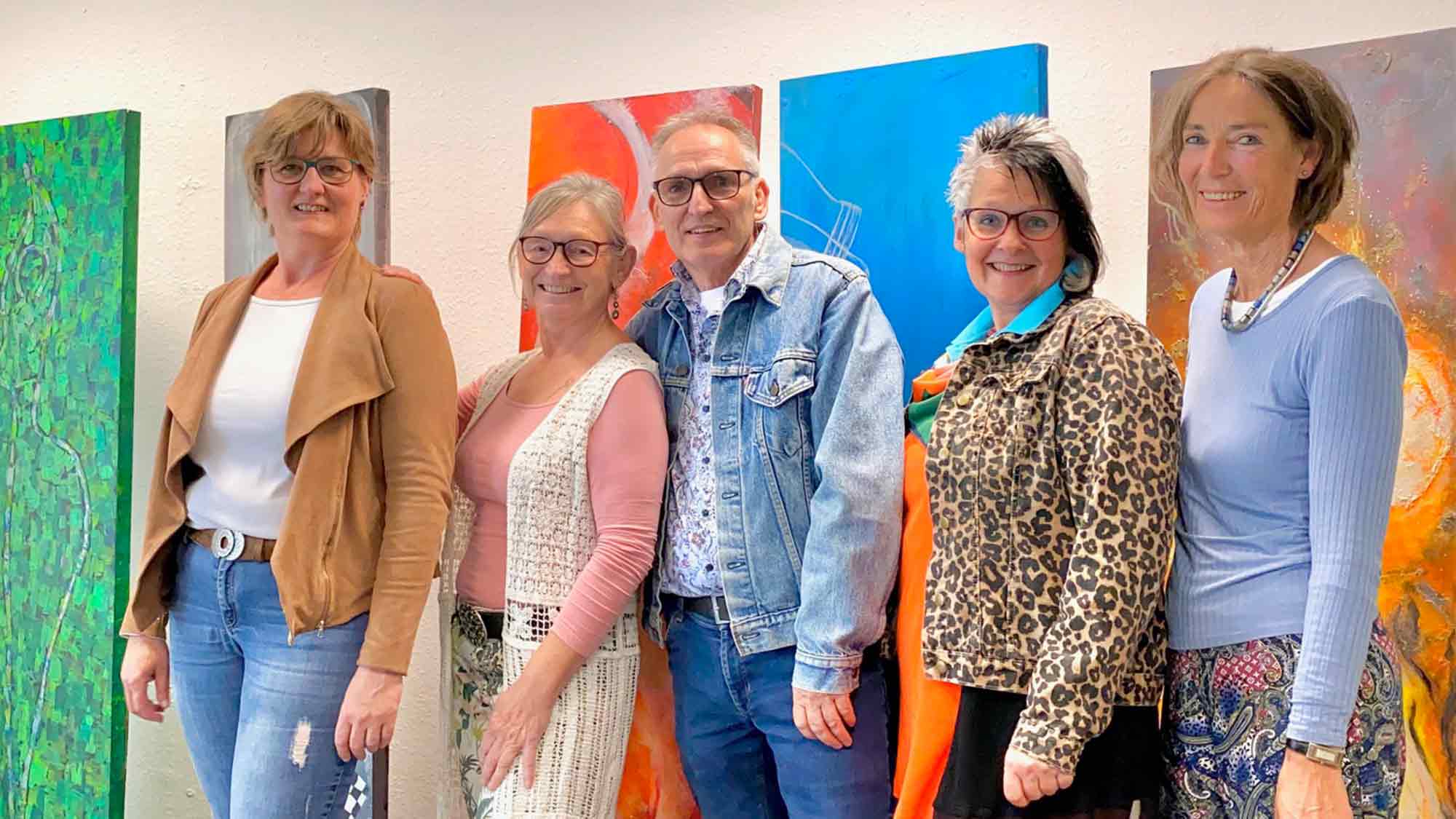 Kunstausstellung »Taktvoll« in der Serpil Neuhaus Galerie Gütersloh, 17. August bis 22. September 2024 Kunstausstellung »Taktvoll« in der Serpil Neuhaus Galerie Gütersloh, 17. August bis 22. September 2024