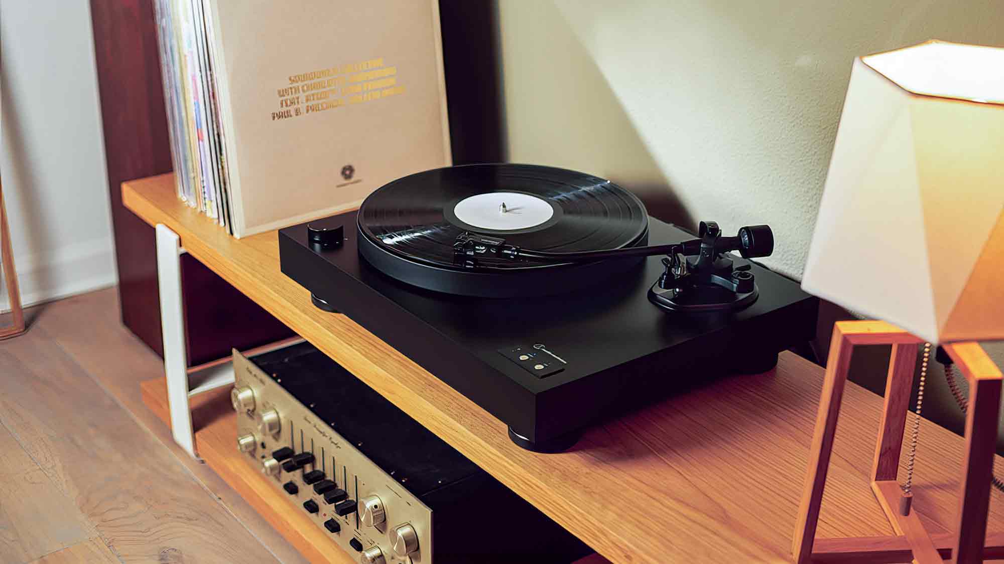 Vinyl Genuss neu definiert: Audio Technica präsentiert brandneuen Plattenspieler für anspruchsvolle Musikliebhaber Vinyl Genuss neu definiert: Audio Technica präsentiert brandneuen Plattenspieler für anspruchsvolle Musikliebhaber